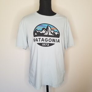Patagonia organic cotton 1973 graphic logo tee shirt small stain
